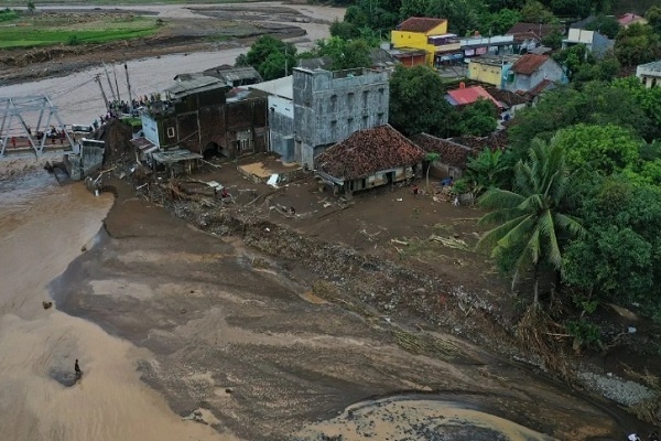 Banjir dan Tanah Longsor di Sukabumi, Lima Meninggal, Empat Masih Dicari