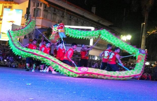 13 Naga Menari di Titik Nol Kilometer Yogyakarta