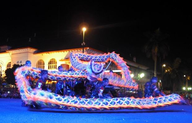 13 Naga Menari di Titik Nol Kilometer Yogyakarta