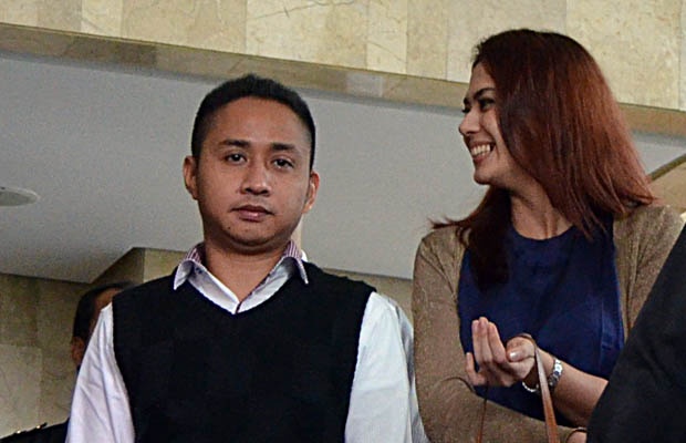 Catherine Wilson Bantah Terima Uang Wawan