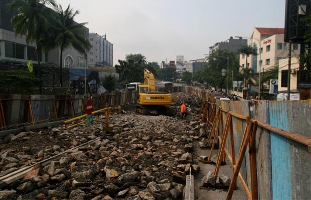 Antisipasi Ambles, Jembatan Warung Buncit Raya Diperbaiki