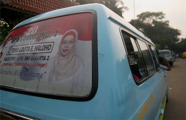 Kampanye Murah Caleg di Angkot Bertebaran