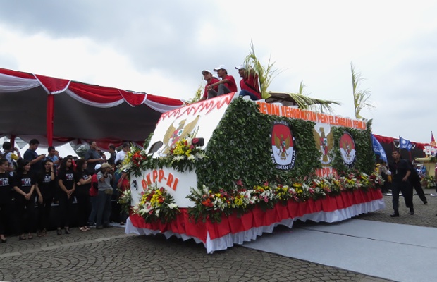 Karnaval Kendaraan Parpol Hiasi Jakarta Sambut Pemilu