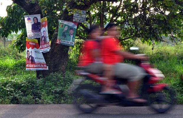 Kembali Alat Peraga Caleg Langgar Aturan KPU