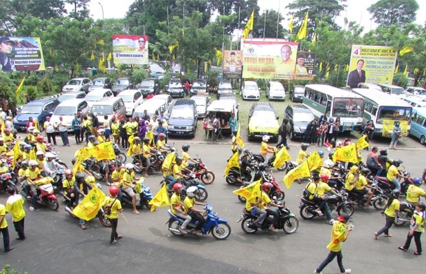 Meski Naik Helikopter, ARB Terlambat Tiba di Lokasi Kampanye