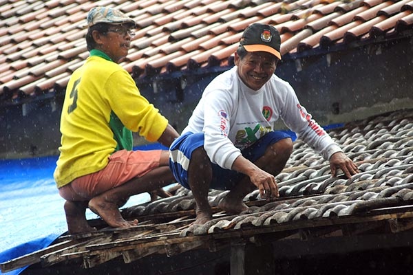 Pijat Plus-plus untuk Penyintas Gunung Kelud