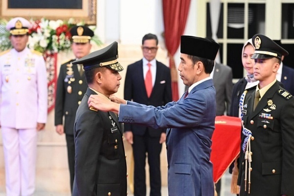 Presiden Jokowi Melantik Agus Subiyanto Jadi KSAD dan Andi Amran Sulaiman Jadi Menteri Pertanian