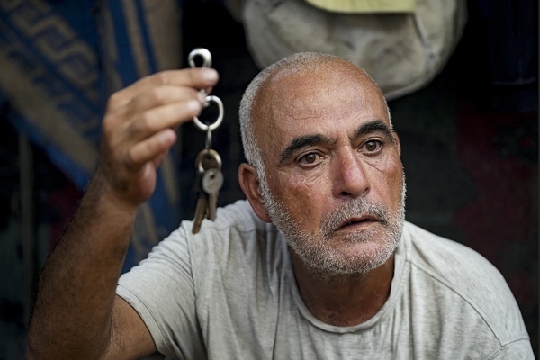 Kunci Rumah Simbol Beban bagi Keluarga Warga Gaza Yang Berkali-kali Mengungsi Akibat Perang