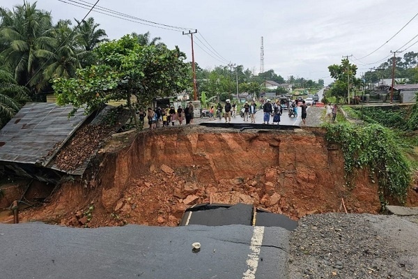 Jalan Nasional Putus, BPJN Wilayah Jambi Percepat Perakitan Jembatan Bailey