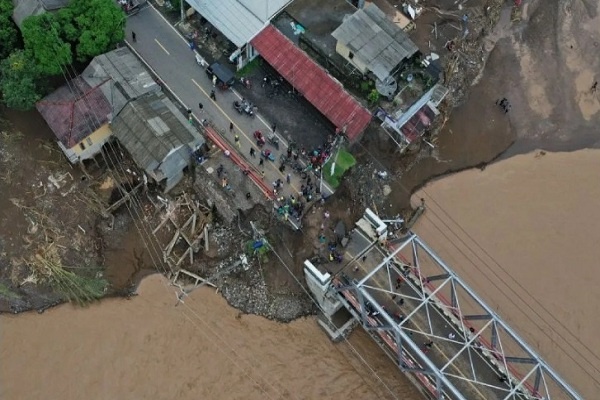 Banjir dan Tanah Longsor di Sukabumi, Lima Meninggal, Empat Masih Dicari