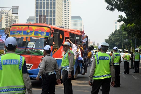 Satlantas Menindak Kampanye yang Melanggar Aturan Lalin 