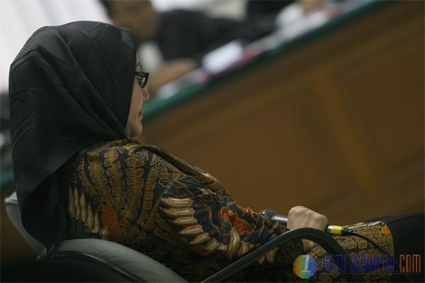 Ratu Atut Chosiyah Jalani Sidang Perdana