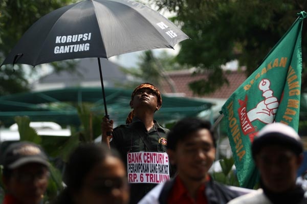 Pengamanan Super Ketat Sidang Boediono