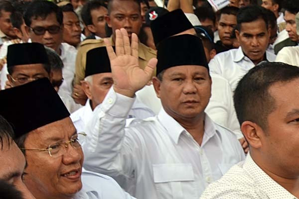 Ribuan Pendukung Prabowo-Hatta Padati Jalan Imam Bonjol