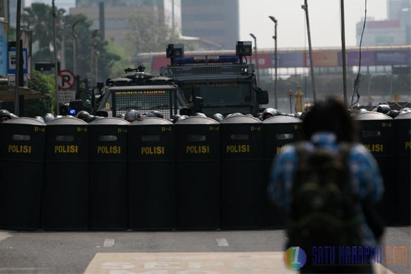 Antisipasi Rusuh Polri Gelar Simulasi Pengamanan Pemilu 2014