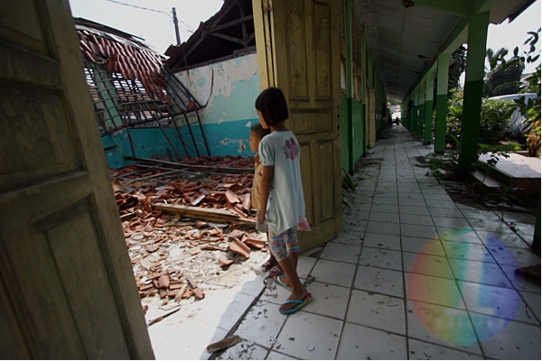 Dua Tahun Terbengkalai, SDN 12 Kramat Jati Rusak Parah