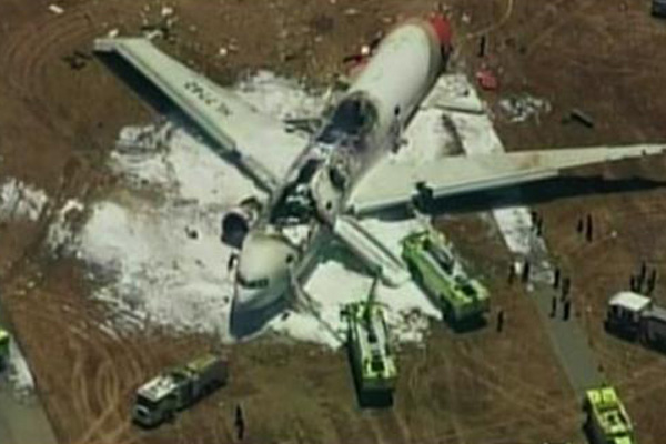 Boeing-777 Asiana Airlines Terbakar di Bandara San Francisco