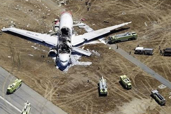 Boeing-777 Asiana Airlines Terbakar di Bandara San Francisco