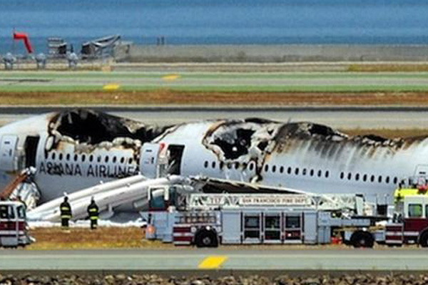 Boeing-777 Asiana Airlines Terbakar di Bandara San Francisco