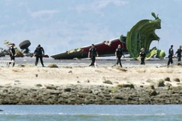 Boeing-777 Asiana Airlines Terbakar di Bandara San Francisco