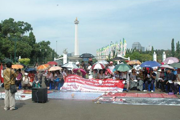 GKI Yasmin dan HKBP Filadelfia, Kembali Terpaksa Beribadah Di Seberang Istana Merdeka Jakarta