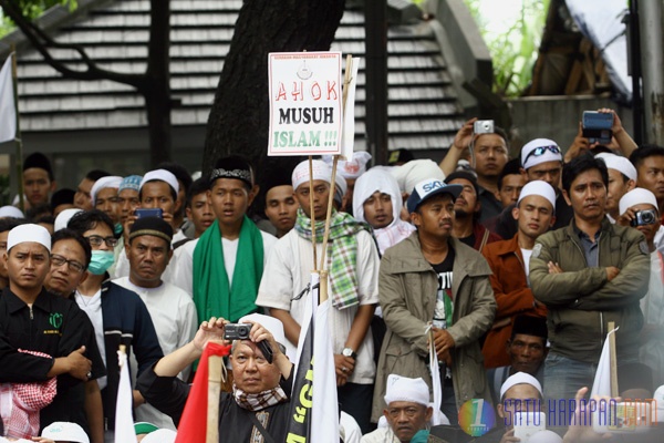 Unjuk Rasa Ormas Islam Tolak Basuki Bikin Macet