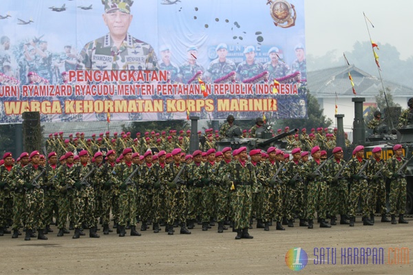 Ryamizard Dikukuhkan Sebagai Warga Kehormatan TNI AL