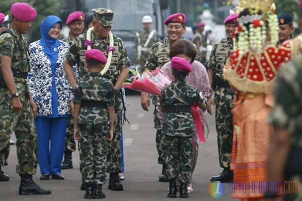 Ryamizard Dikukuhkan Sebagai Warga Kehormatan TNI AL