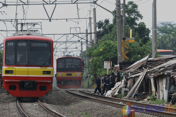 Ratusan Bangunan di Pasar Minggu Ditertibkan