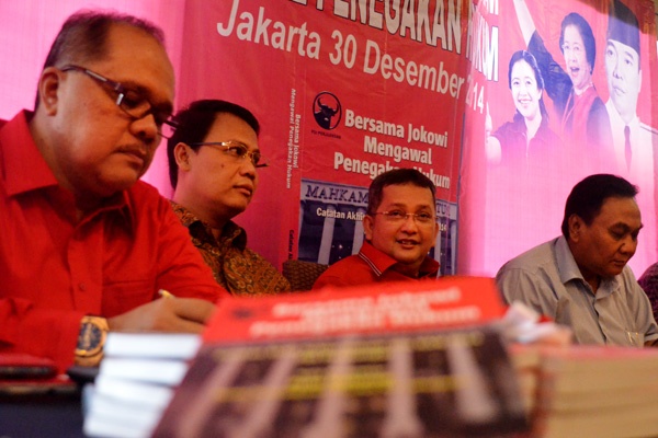 PDIP Luncurkan Buku Catatan Hukum dan HAM