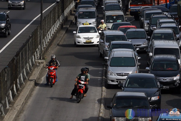 Pasang Kamera Pengintai untuk Pelanggar Jalur Busway