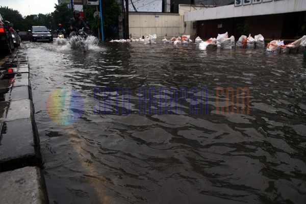 Drainase Buruk, Kawasan Kemang Tergenang Banjir