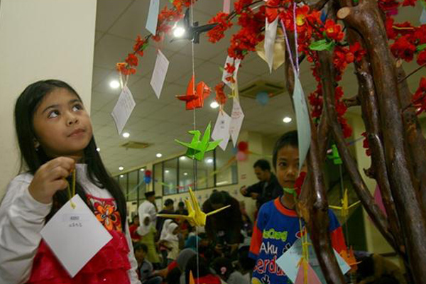 Berbagi Bersama Anak-anak Kelompok Minoritas dalam Hari Anak Nasional 2013