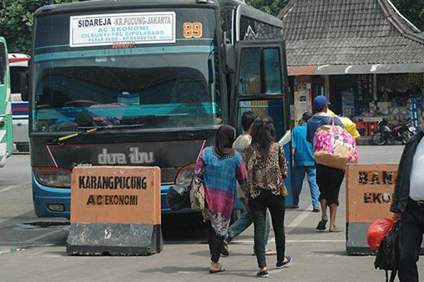 H-8 Terminal Kampung Rambutan Masih Sepi