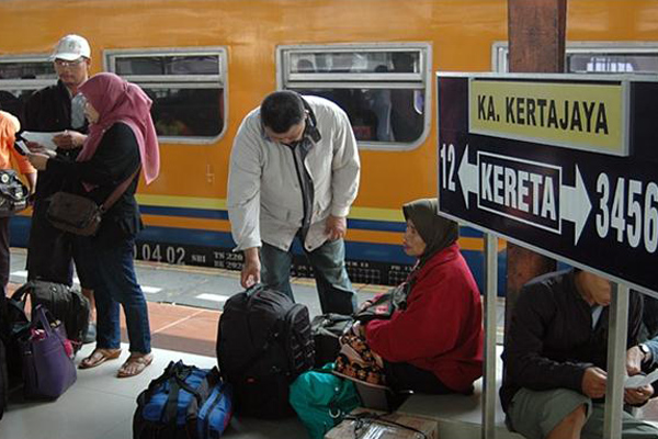 Suasana Mudik Di Pasar Senin Lebih Tertib