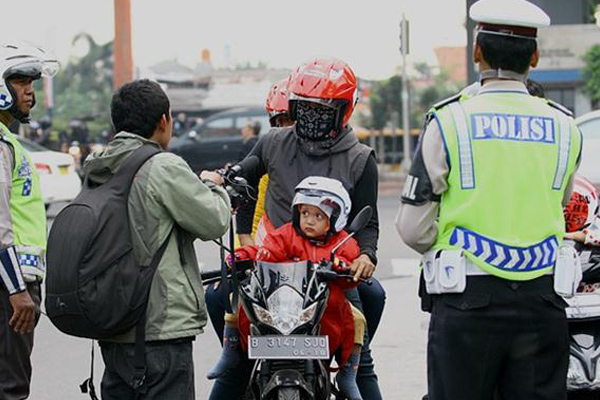 Polisi Menggelar Operasi Ketupat untuk Ketertiban dan Keamanan Arus Mudik