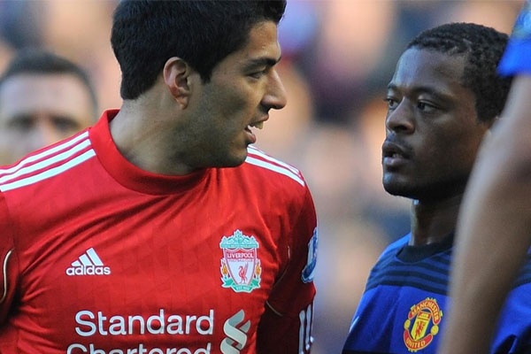 Evra Janji akan Bersalaman dengan Suarez