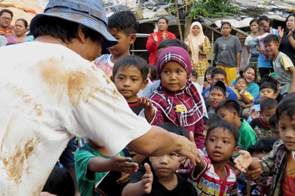 Ulang Tahun Kak Seto Bersama Anak-anak di Pemukiman Pemulung 