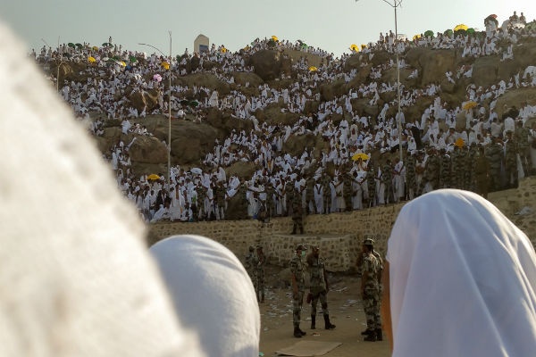 Dua Juta Umat Muslim Berkumpul di Arafah