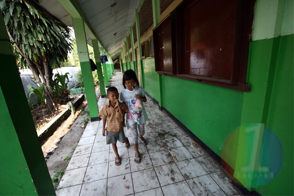 Dua Tahun Terbengkalai, SDN 12 Kramat Jati Rusak Parah