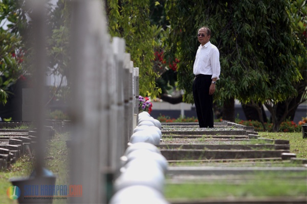 Para Pelajar Panjatkan Doa di Hari Pahlawan 