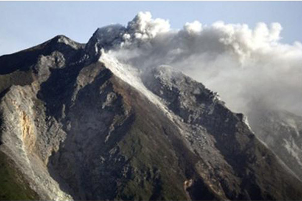 Pengungsi Gunung Sinabung Mendapat Gangguan ISPA