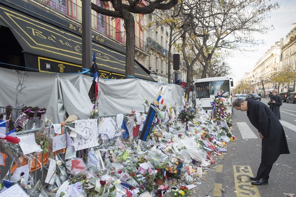 Sekjen PBB Kirim Karangan Bunga untuk Korban Tragedi Paris