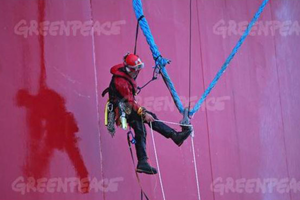 Aktivis Greenpeace Melawan Pengeboran Minyak Arktik Ditangkap