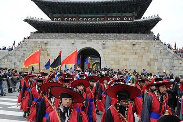 Festival Raja Jeongjo Puncak Acara Sebulan Bebas Kendaraan Pribadi di Suwon