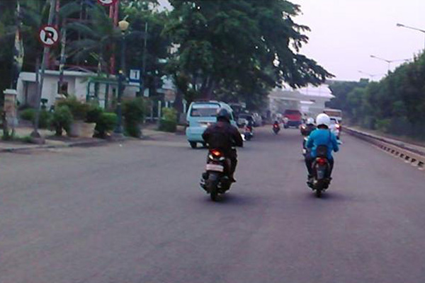 Motor Tanpa Plat Nomor Belakang