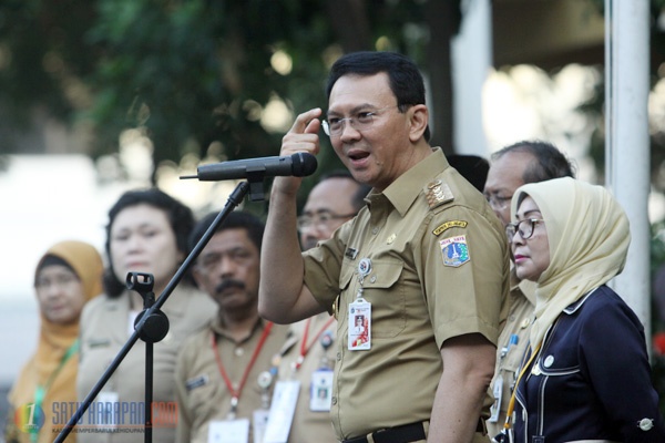 Gubernur Basuki Tinjau Pelaksanaan UN di SMPN 41 