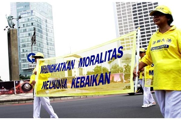 Aksi Falun Gong Menentang Kejahatan Kemanusiaan di Tiongkok