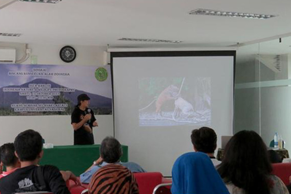 Bincang Konservasi Dalam Bingkai Fotografi