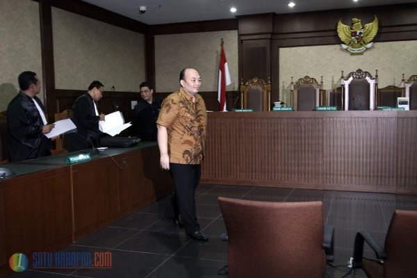 Pejabat MA Terdakwa Makelar Kasus Jalani Sidang Perdana Tipikor